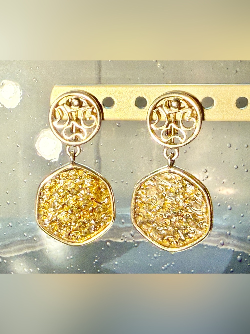 Vintage 1970s Signed Sarah Coventry Gold Tone Honey Dangle Clip On Earrings